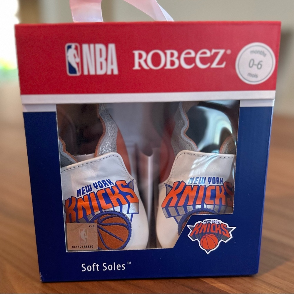 Robeez Baby Shoe - NBA, New York Knicks  Size 0-6 M  NWT
